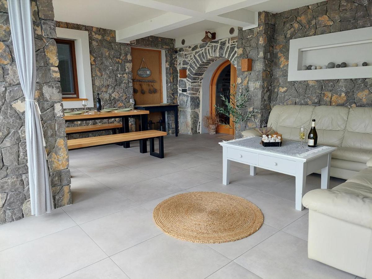 Vineyard Cottage Lan Na Hribu Semic Exterior photo