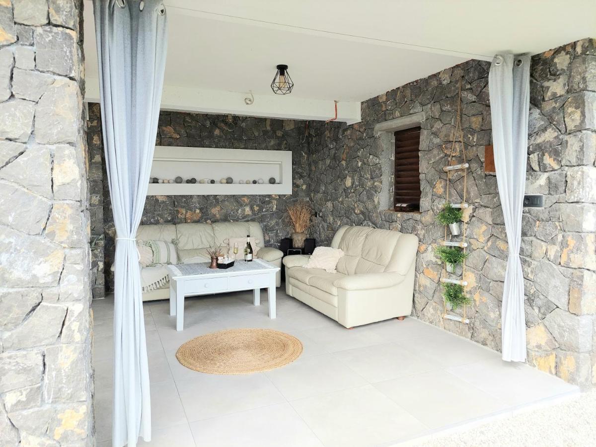 Vineyard Cottage Lan Na Hribu Semic Exterior photo