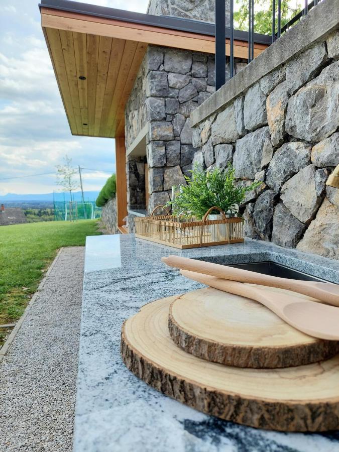 Vineyard Cottage Lan Na Hribu Semic Exterior photo