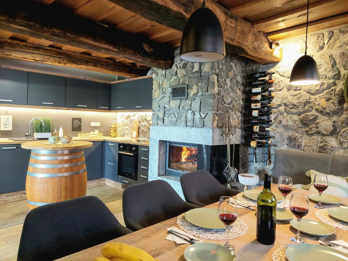 Vineyard Cottage Lan Na Hribu Semic Exterior photo
